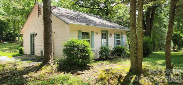 $1,250 | 316 Warrior Mountain Road, Tryon, NC 28782
