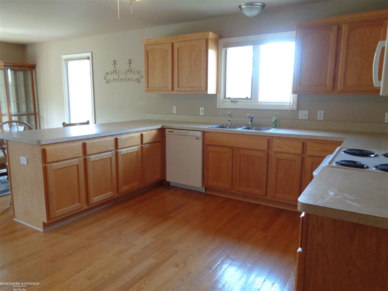 79101 Capac Road Armada, MI 48005 - Photo 10 of 75 31393156-9.JPG