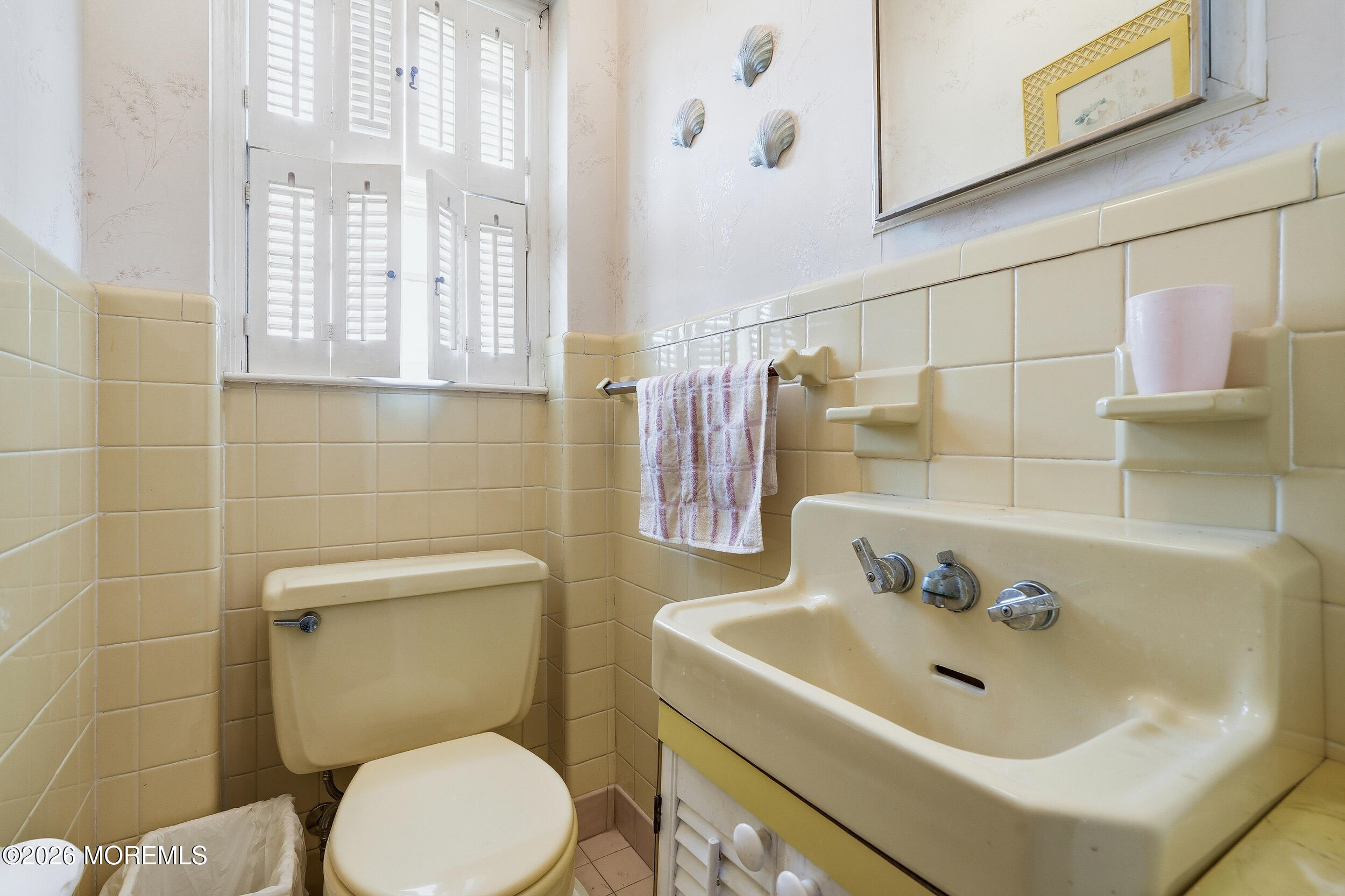 11 Jumping Brook Road Neptune Township, NJ 07753 - Photo 14 of 41 044