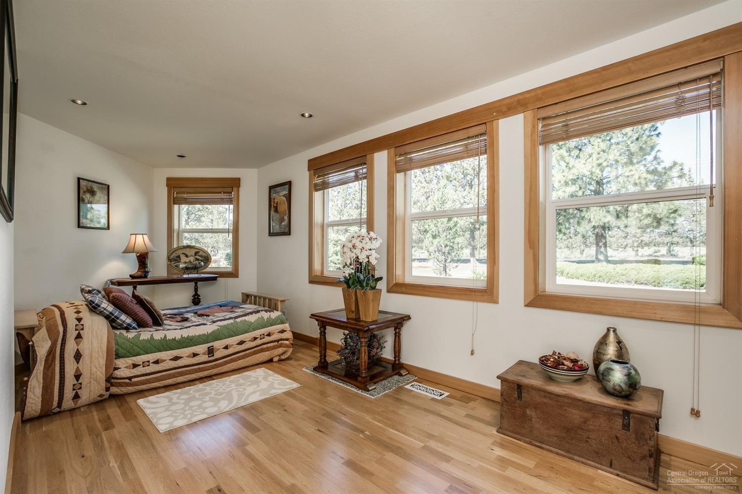 67134 Gist Road Bend, OR 97703 - Photo 15 of 24 Gallery Image 15