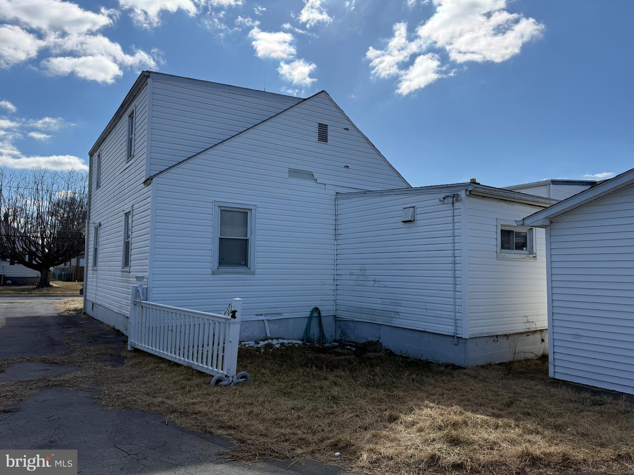 1213 Willow Road Baltimore, MD 21222 - Photo 3 of 11