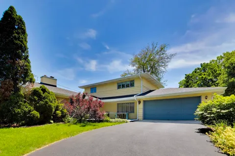 $599,500 | 245 Ann Street, Clarendon Hills, IL 60514