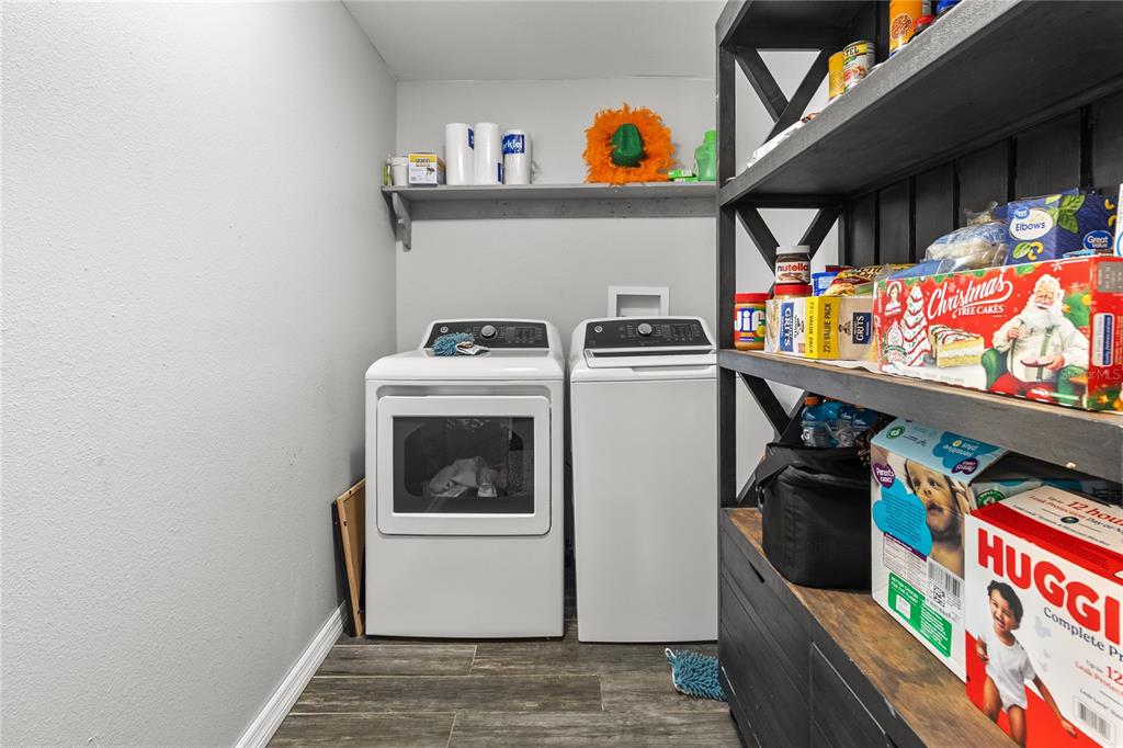 601 Southwest Quarry Circle Fort White, FL 32038 - Photo 12 of 21 a utility room with dryer and washer