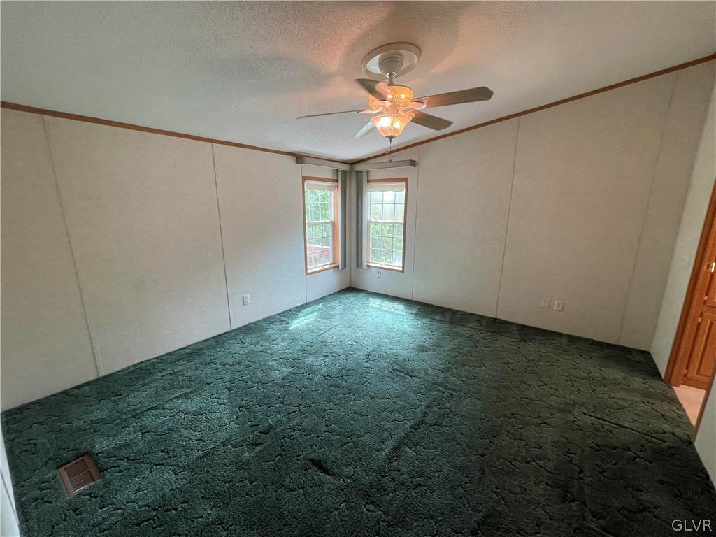8144 County Bridge Road Slatington, PA 18080 - Photo 6 of 25 Gallery Image 6