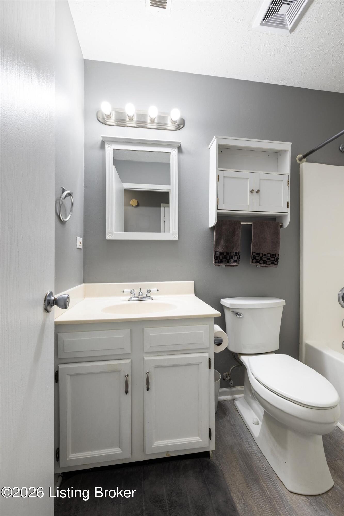 7822 Westbrook Road Louisville, KY 40258 - Photo 13 of 31 19-3U8A9133