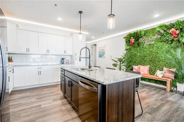 $650,000 | 1065 Topsider Lane, Unit 408, Osage Beach, MO 65065