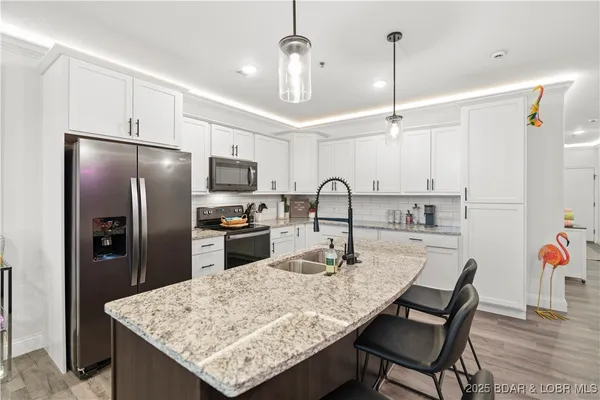 $650,000 | 1065 Topsider Lane, Unit 408, Osage Beach, MO 65065