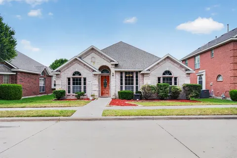 $299,999 | 1217 Yukon Drive, Glenn Heights, TX 75154