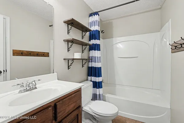 $379,000 | 13245 Braybourne Parkway, Olive Branch, MS 38654