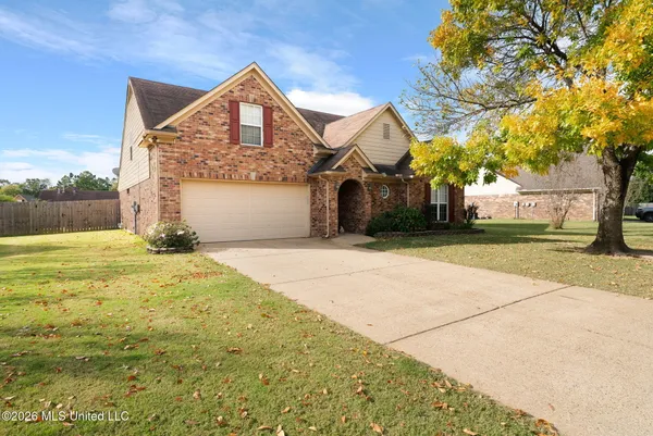 $379,000 | 13245 Braybourne Parkway, Olive Branch, MS 38654