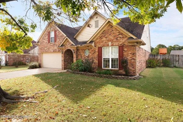 $379,000 | 13245 Braybourne Parkway, Olive Branch, MS 38654