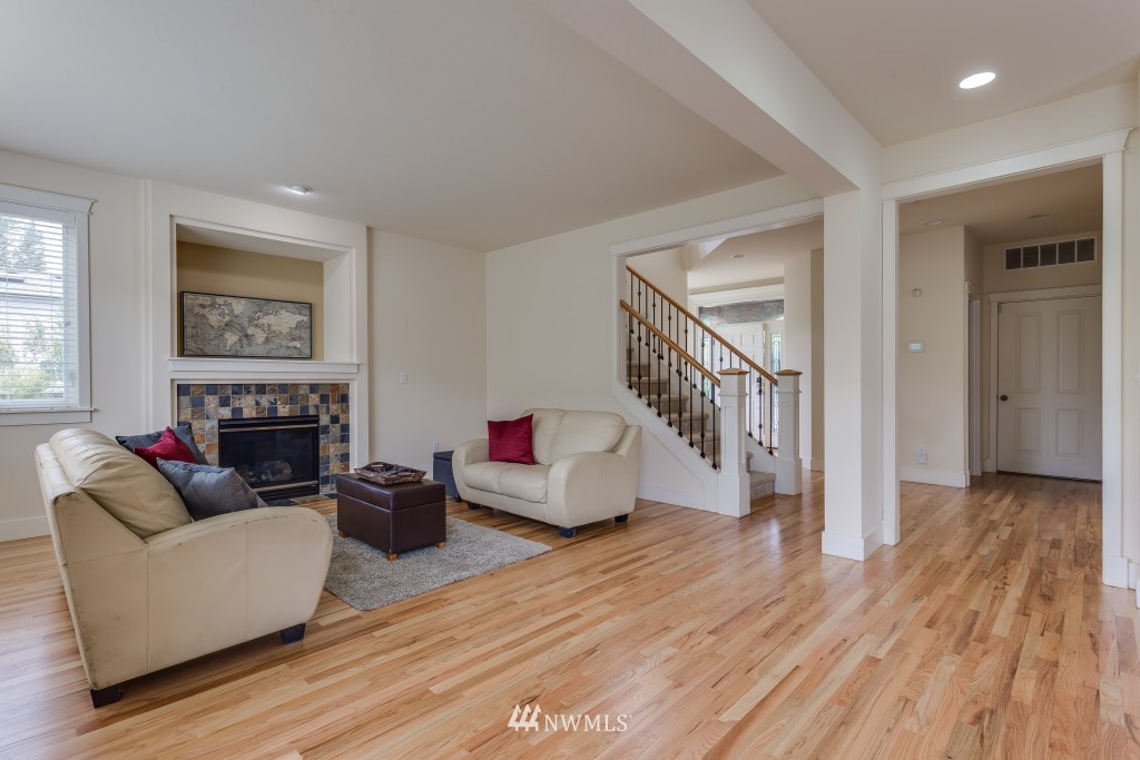 16404 38th Avenue Southeast Bothell, WA 98012 - Photo 4 of 20 Gallery Image 4