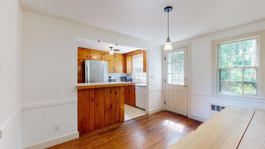 91 Prospect Street Wellesley, MA 02481 - Photo 14 of 34 Gallery Image 14