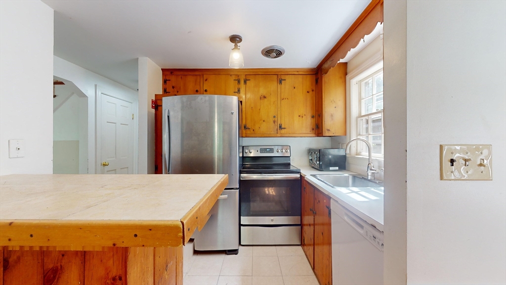 91 Prospect Street Wellesley, MA 02481 - Photo 15 of 34 Gallery Image 15