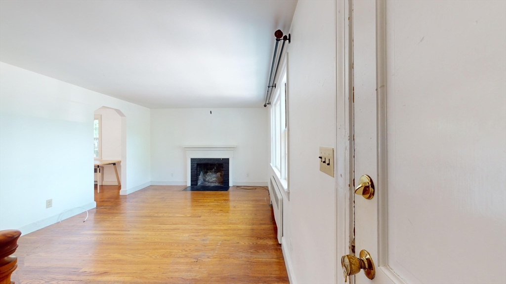 91 Prospect Street Wellesley, MA 02481 - Photo 6 of 34 Gallery Image 6