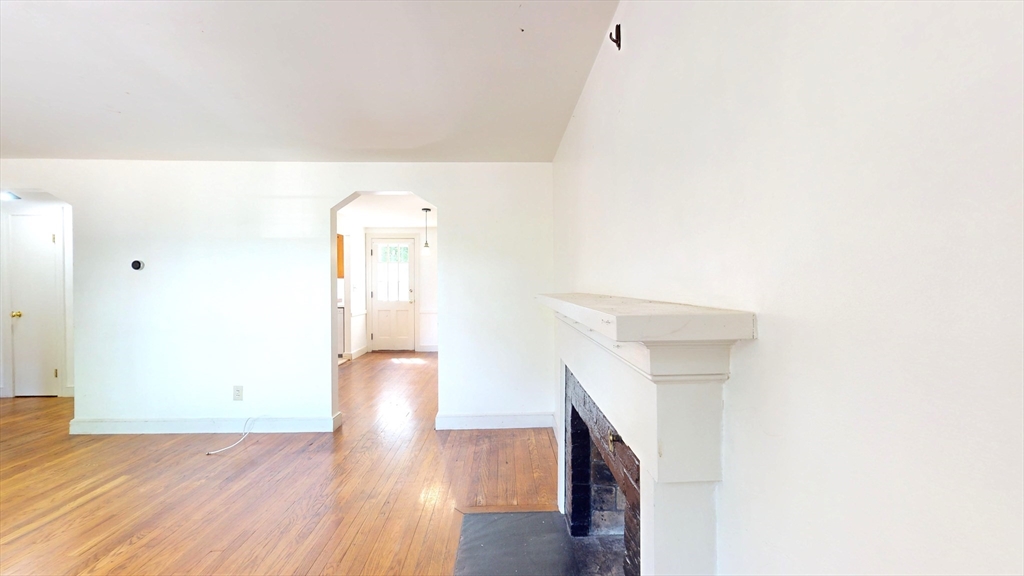 91 Prospect Street Wellesley, MA 02481 - Photo 9 of 34 Gallery Image 9