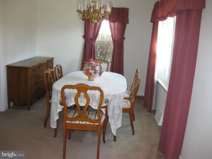 48 Woodlawn Road Warminster, PA 18974 - Photo 2 of 18 Dining Room