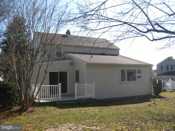 48 Woodlawn Road Warminster, PA 18974 - Photo 15 of 18 Deck