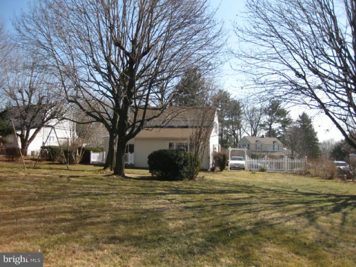 48 Woodlawn Road Warminster, PA 18974 - Photo 16 of 18 Exterior Back