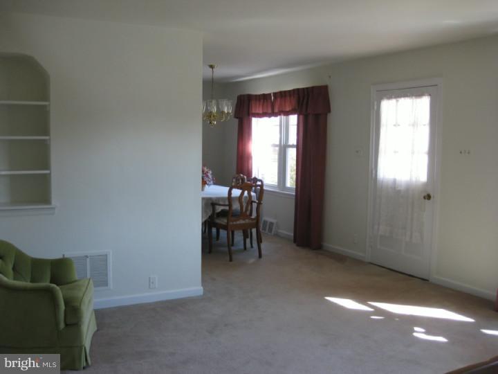 48 Woodlawn Road Warminster, PA 18974 - Photo 3 of 18 Living Room