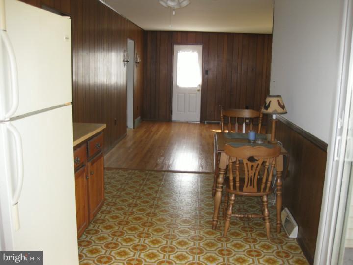 48 Woodlawn Road Warminster, PA 18974 - Photo 7 of 18 Kitchen