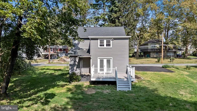 a house view with a outdoor space