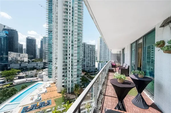 $599,000 | 90 Southwest 3rd Street, Unit 2116, Miami, FL 33130