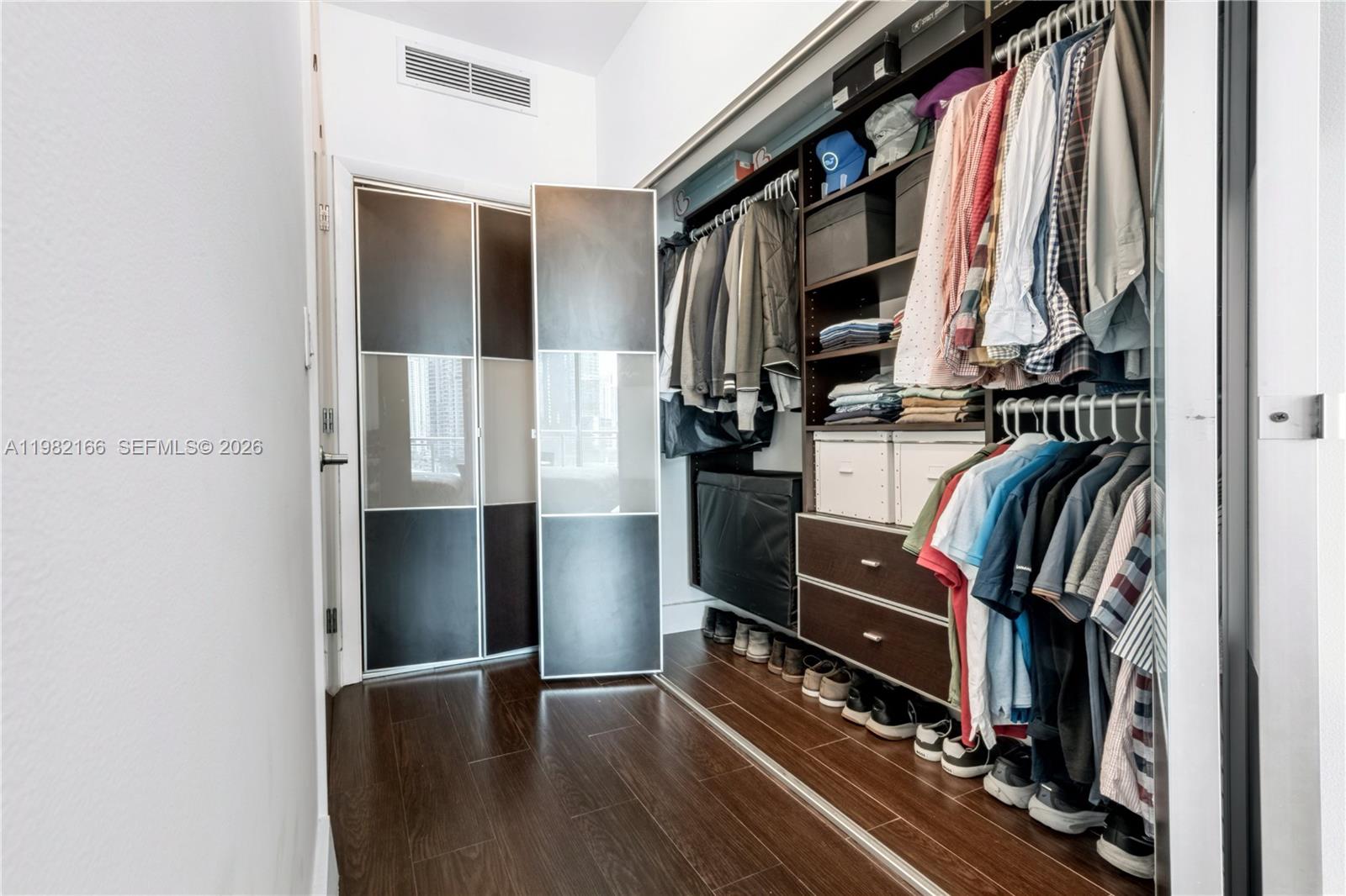 90 Southwest 3rd Street, Unit 2116 Miami, FL 33130 - Photo 14 of 31