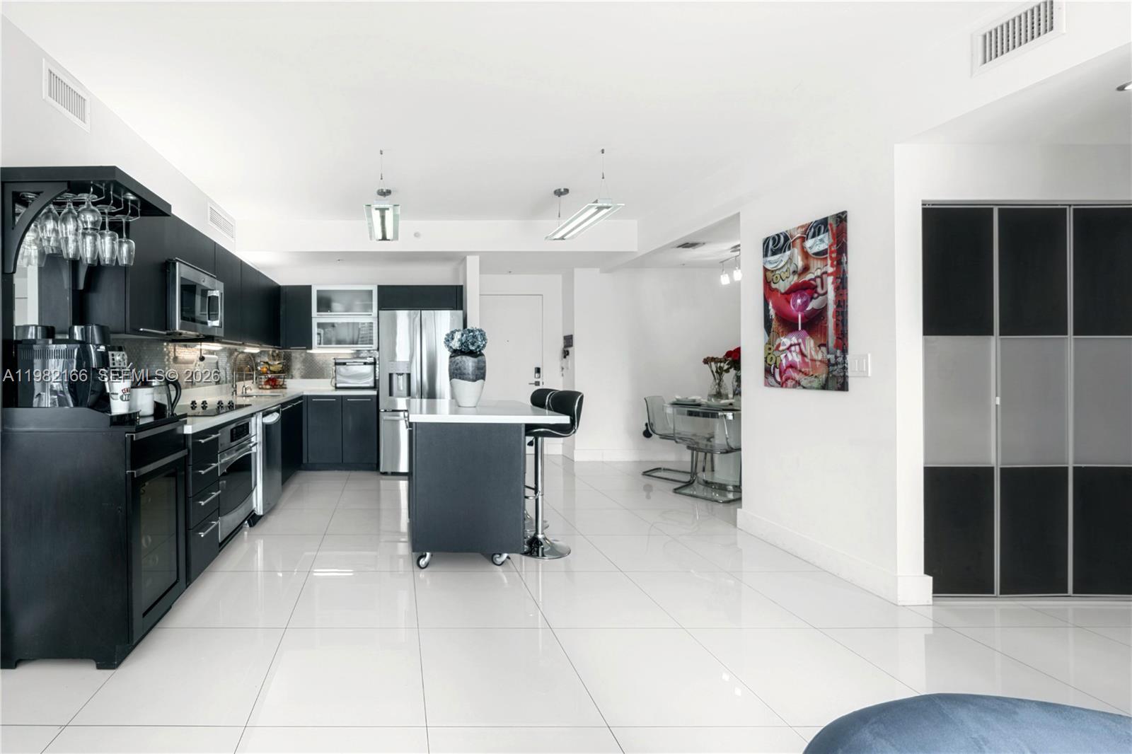 90 Southwest 3rd Street, Unit 2116 Miami, FL 33130 - Photo 5 of 31