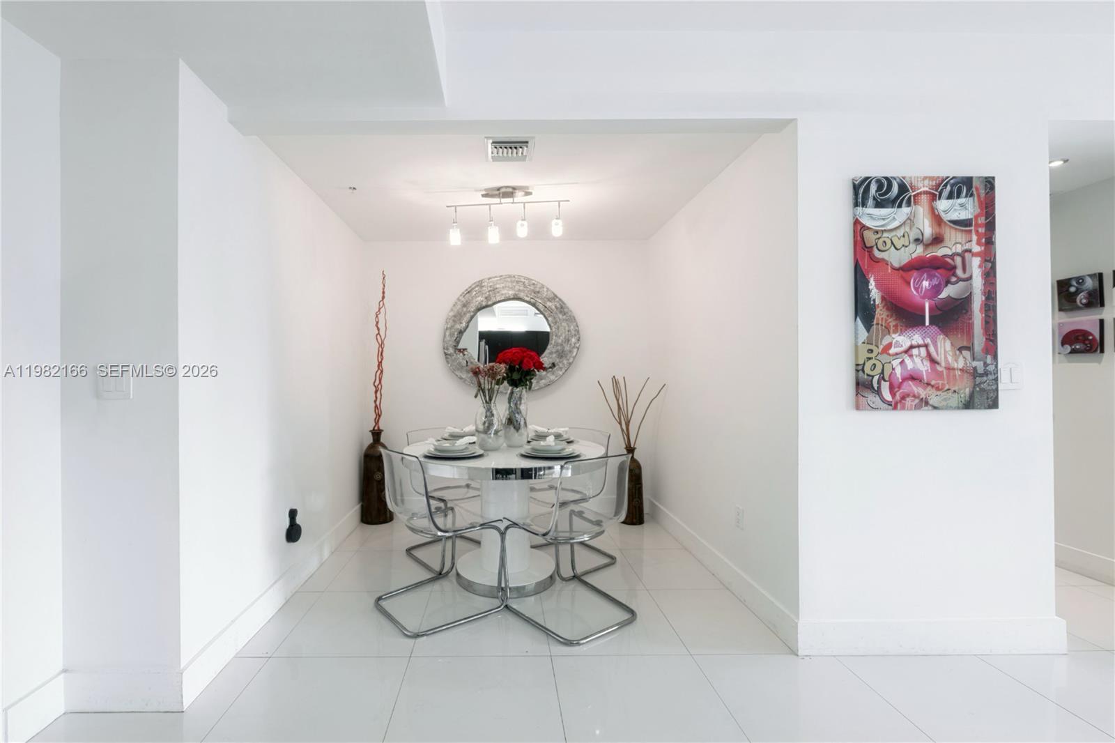 90 Southwest 3rd Street, Unit 2116 Miami, FL 33130 - Photo 7 of 31