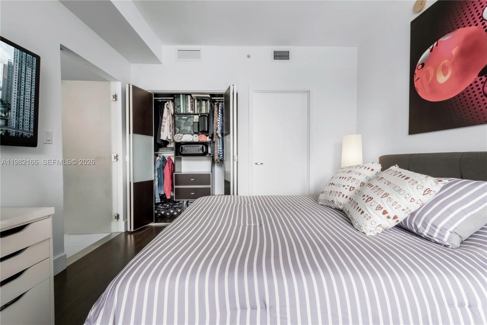 90 Southwest 3rd Street, Unit 2116 Miami, FL 33130 - Photo 10 of 31