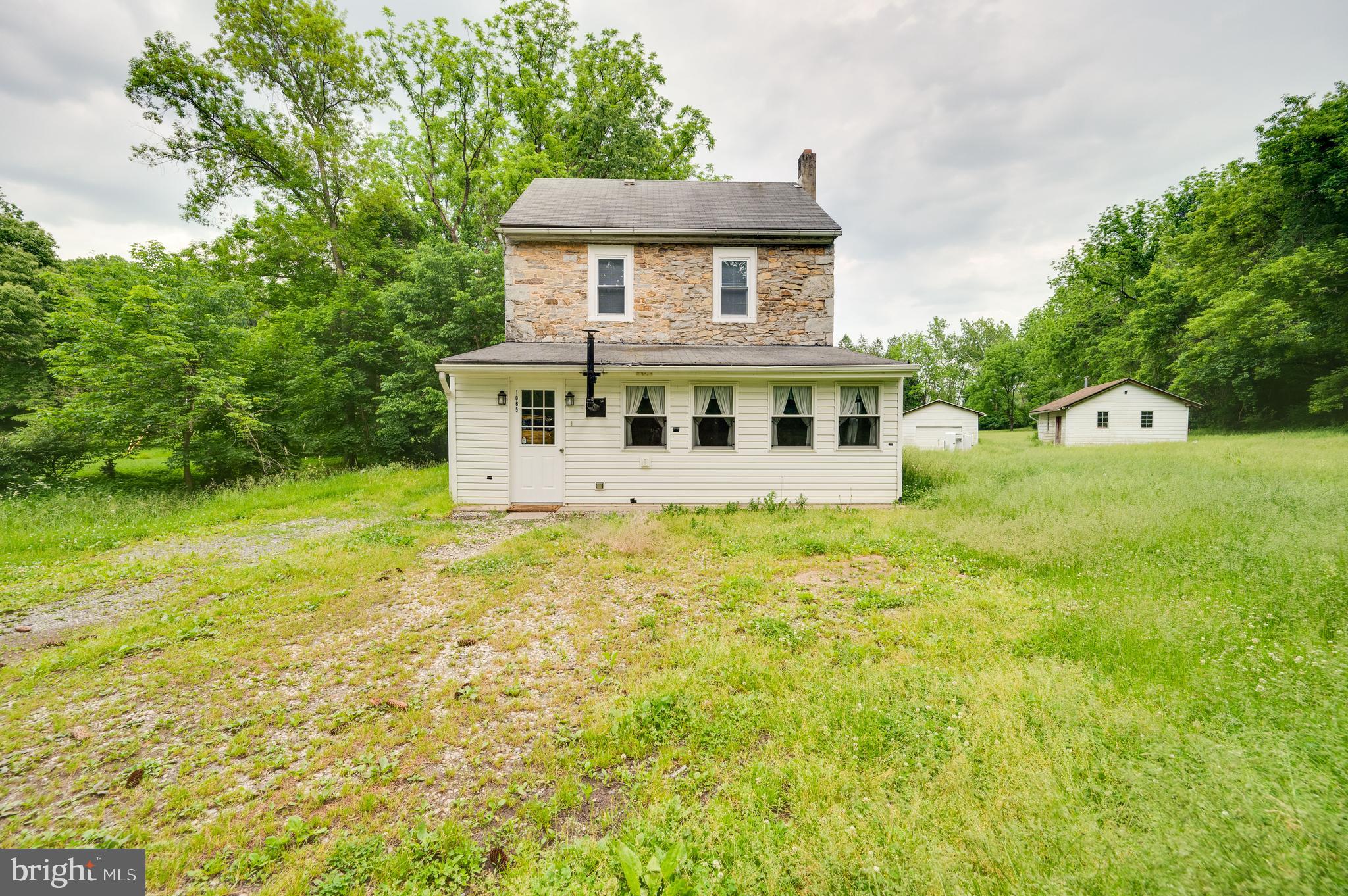 1065 Washington Road Reading, PA 19605 - Photo 2 of 27 Gallery Image 2