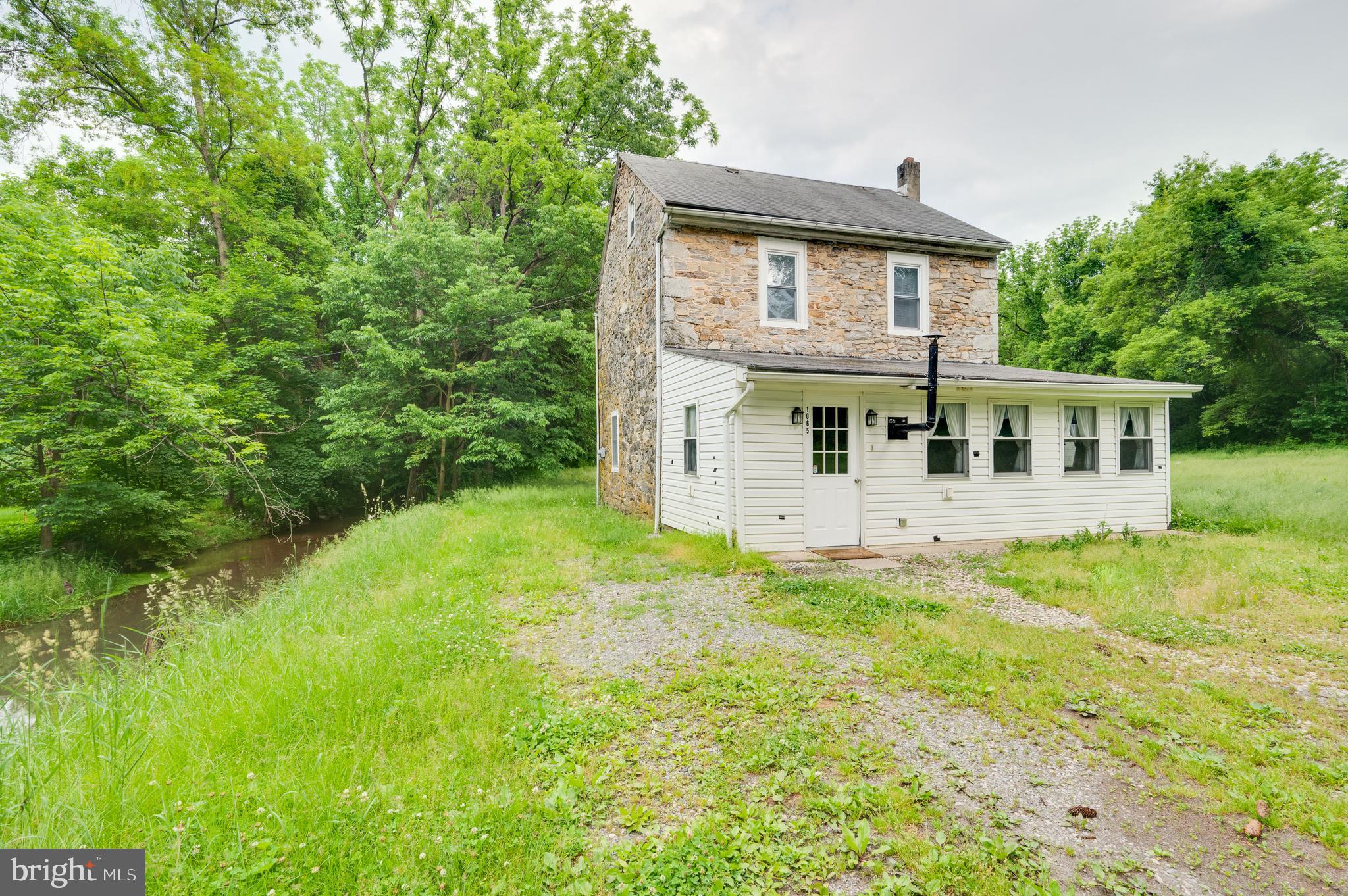 1065 Washington Road Reading, PA 19605 - Photo 3 of 27 Gallery Image 3