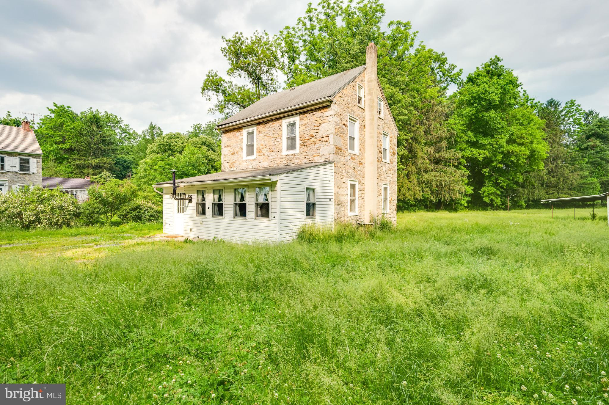 1065 Washington Road Reading, PA 19605 - Photo 4 of 27 Gallery Image 4