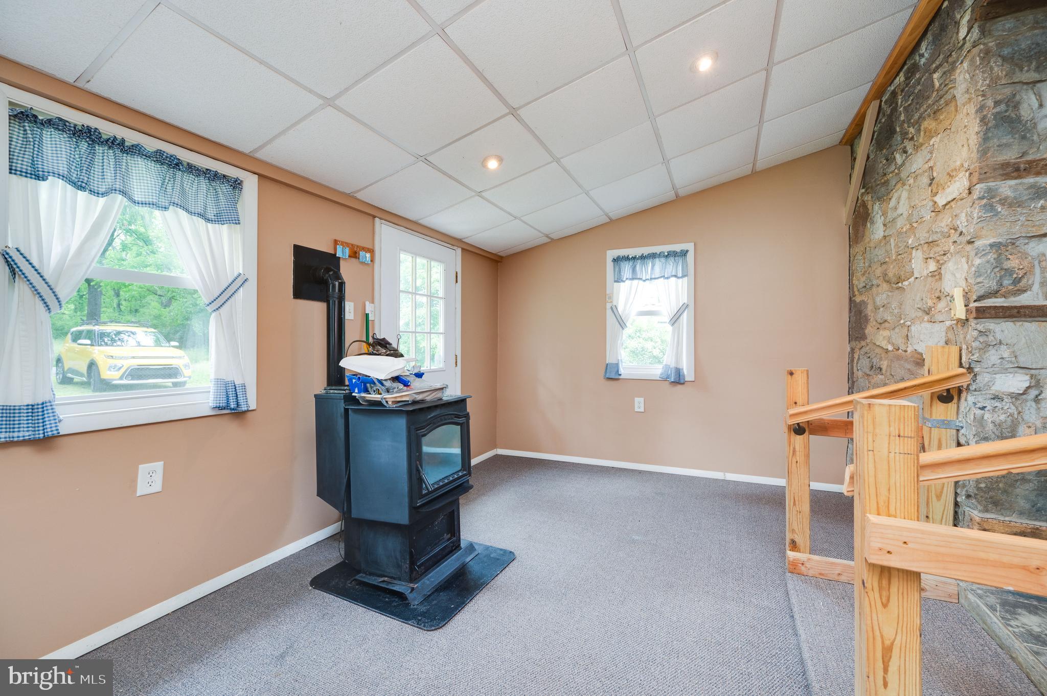1065 Washington Road Reading, PA 19605 - Photo 5 of 27 Gallery Image 5