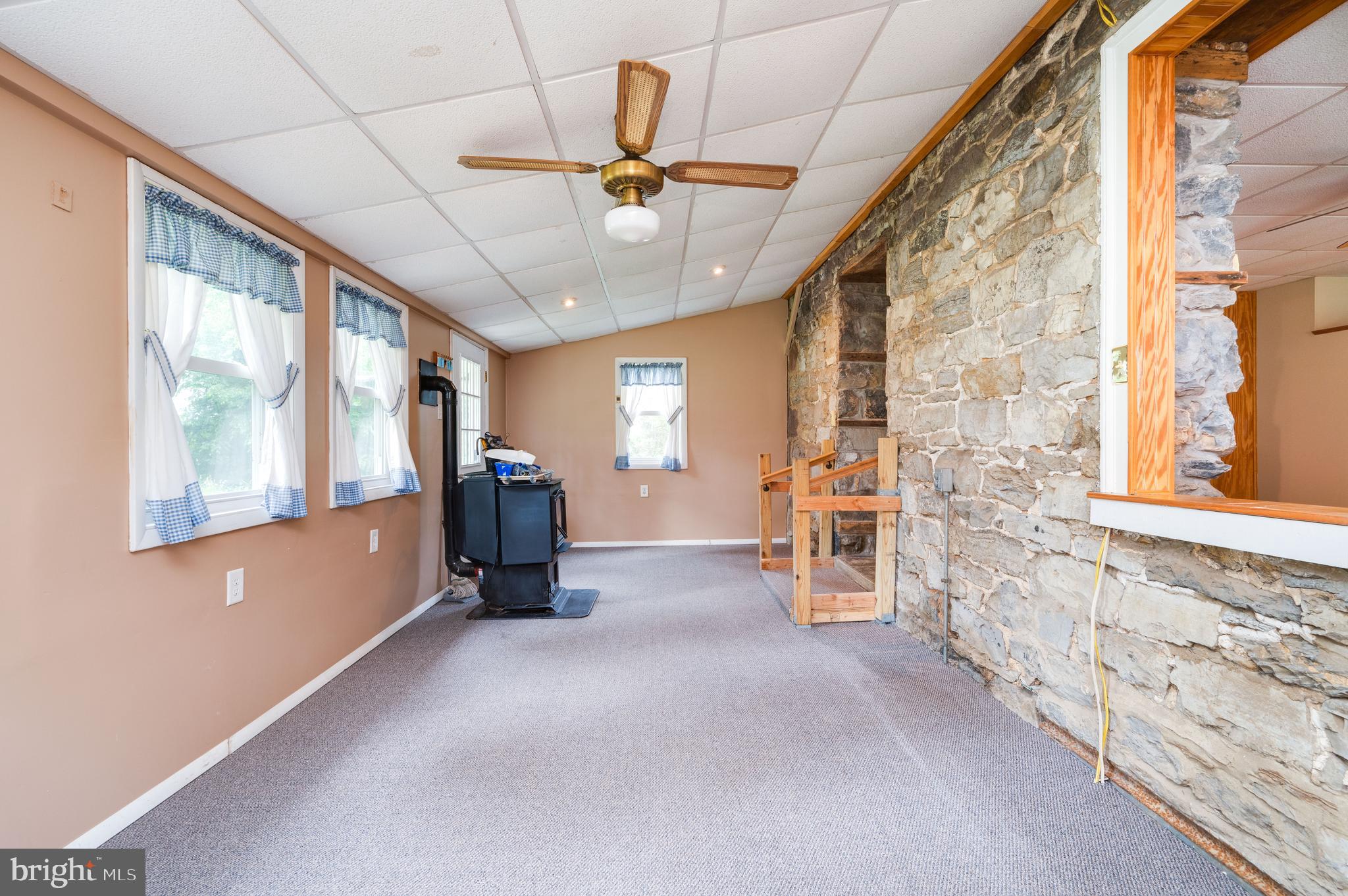 1065 Washington Road Reading, PA 19605 - Photo 6 of 27 Gallery Image 6