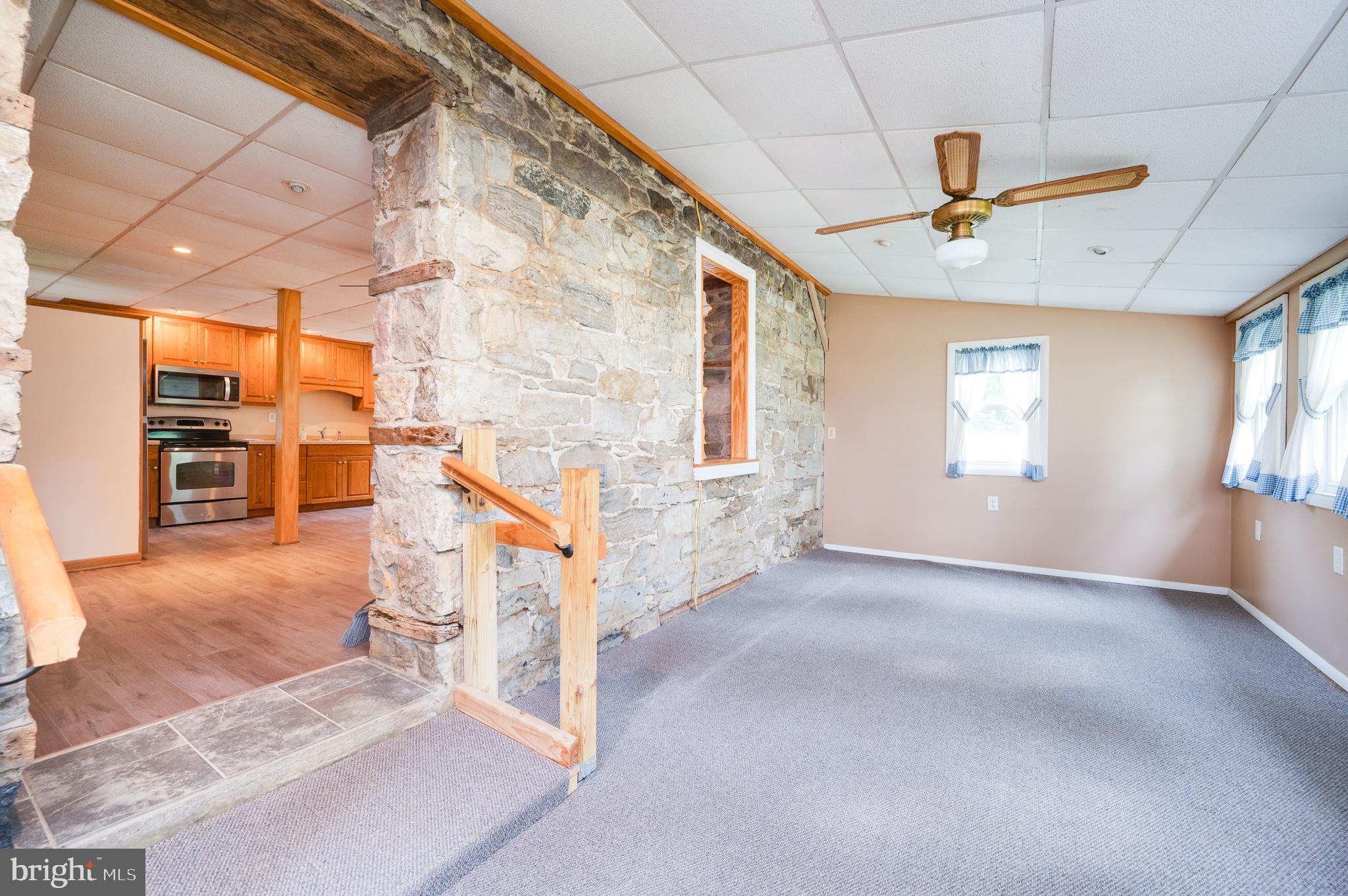 1065 Washington Road Reading, PA 19605 - Photo 9 of 27 Gallery Image 9