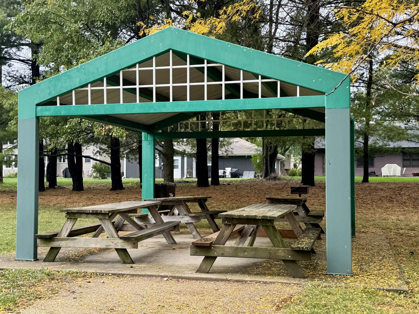 18 Greenview Road Oakwood Hills, IL 60013 - Photo 32 of 35 a front view of a house with garden