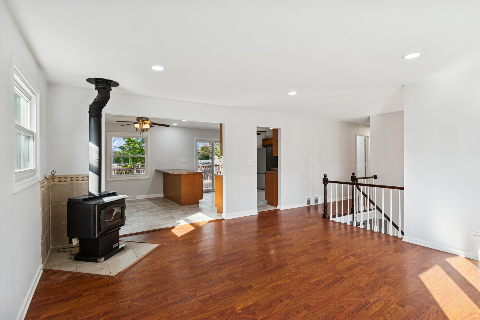 18 Greenview Road Oakwood Hills, IL 60013 - Photo 6 of 35 a view of a living room and a wooden floor