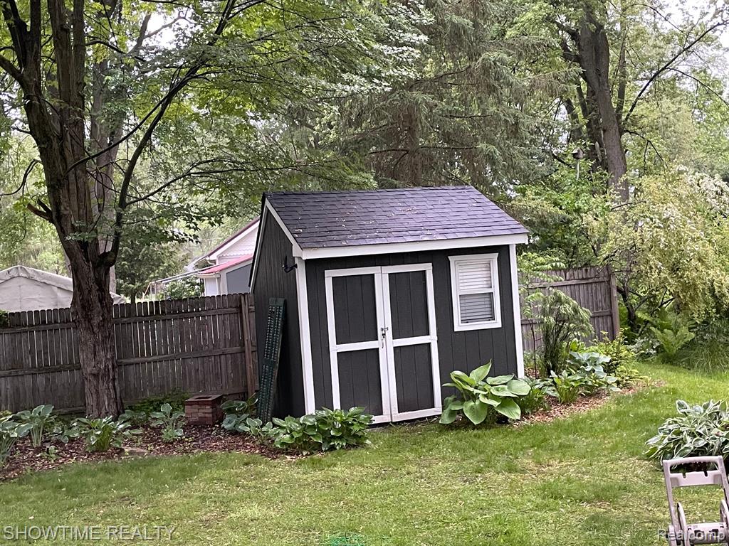 7185 Aspen Road Lexington, MI 48450 - Photo 16 of 16