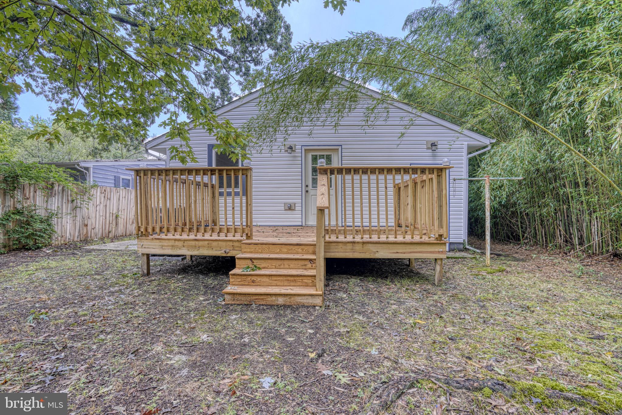 18 Oak Street Cambridge, MD 21613 - Photo 40 of 43 a view of backyard with green space