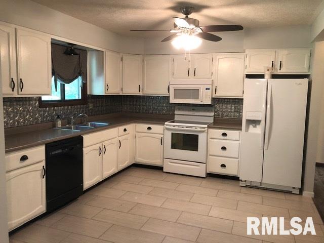 26 Sarah Avenue Springfield, IL 62703 - Photo 2 of 36