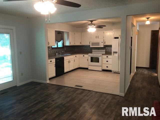 26 Sarah Avenue Springfield, IL 62703 - Photo 3 of 36