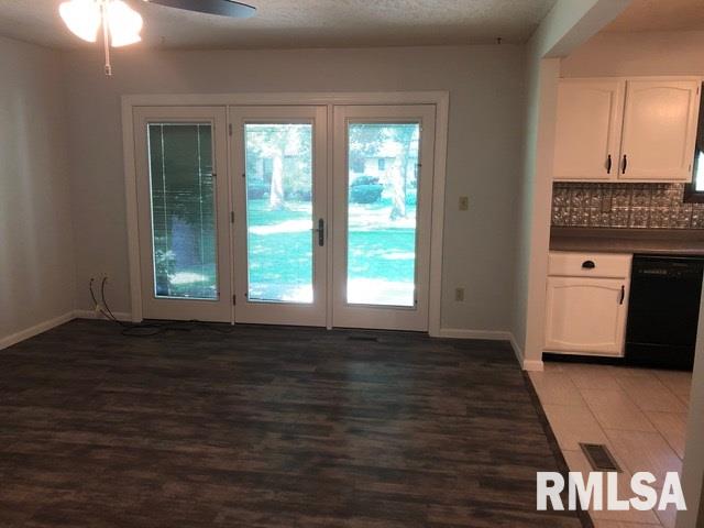 26 Sarah Avenue Springfield, IL 62703 - Photo 7 of 36