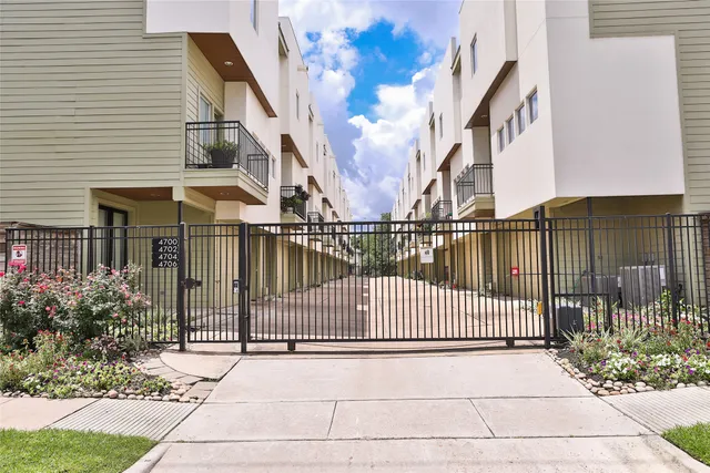 $2,750 | 4706 Austin Street, Houston, TX 77004