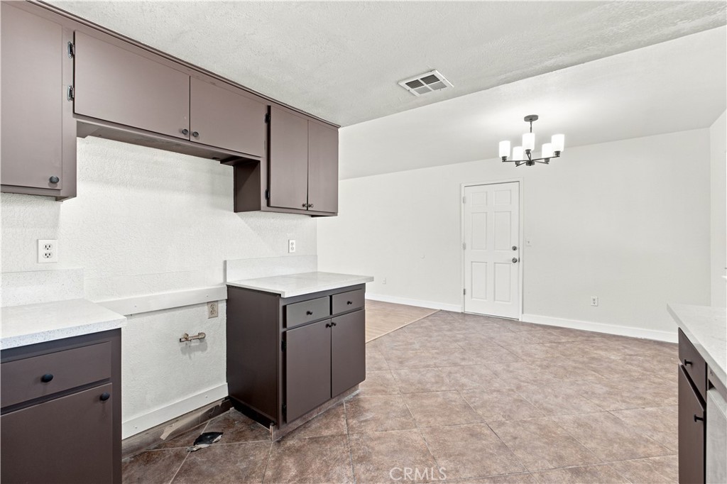 21021 Geronimo Road Apple Valley, CA 92308 - Photo 10 of 37