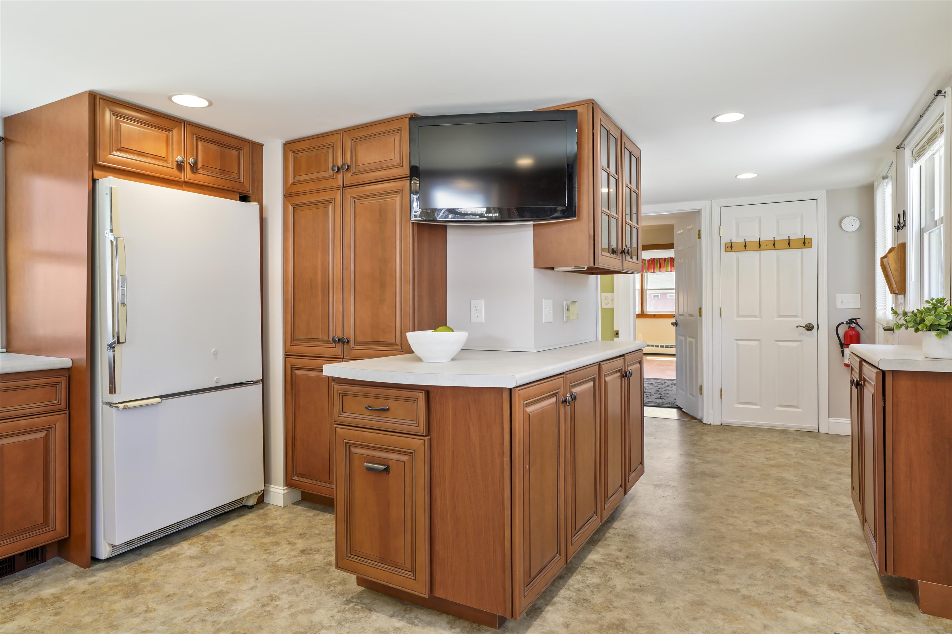 322 Boston Post Road Amherst, NH 03031 - Photo 7 of 31