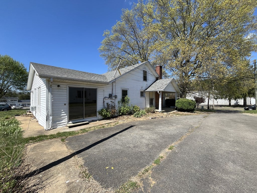 1005 Glendale Road Galax, VA 24333 - Photo 6 of 26 Gallery Image 6