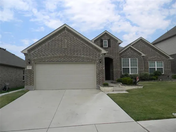 $2,700 | 1925 Angein Lane, Fort Worth, TX 76131