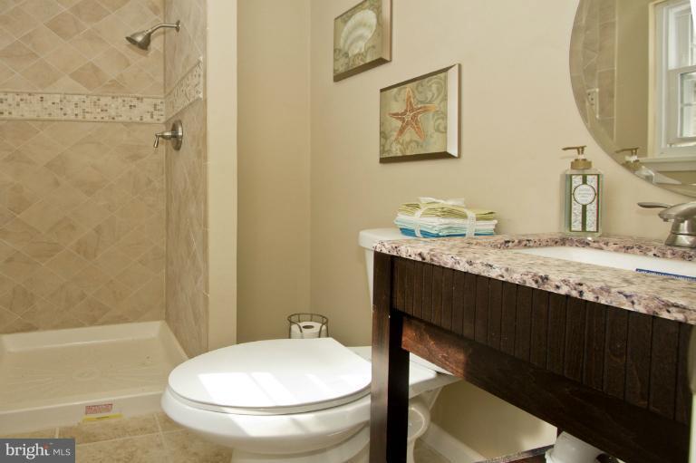 13005 Clarion Road Fort Washington, MD 20744 - Photo 12 of 30 Bath (Master)
